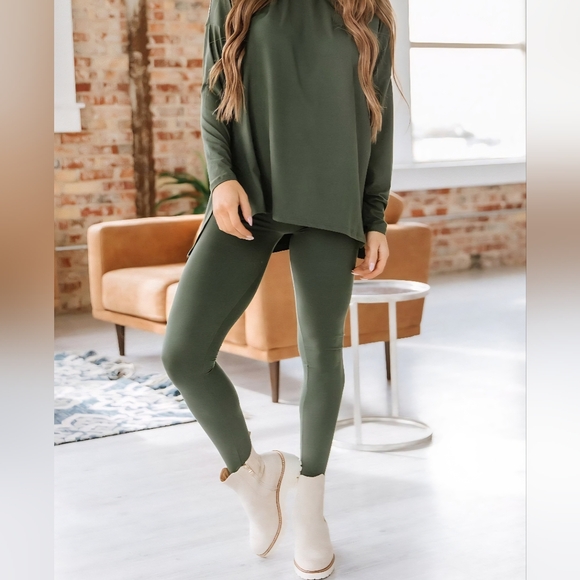 #791 🛑28 S,M,L,XL Chic & Fabulous Dk. Olive Top & Leggings Loungewear 2PC Set - Picture 1 of 3